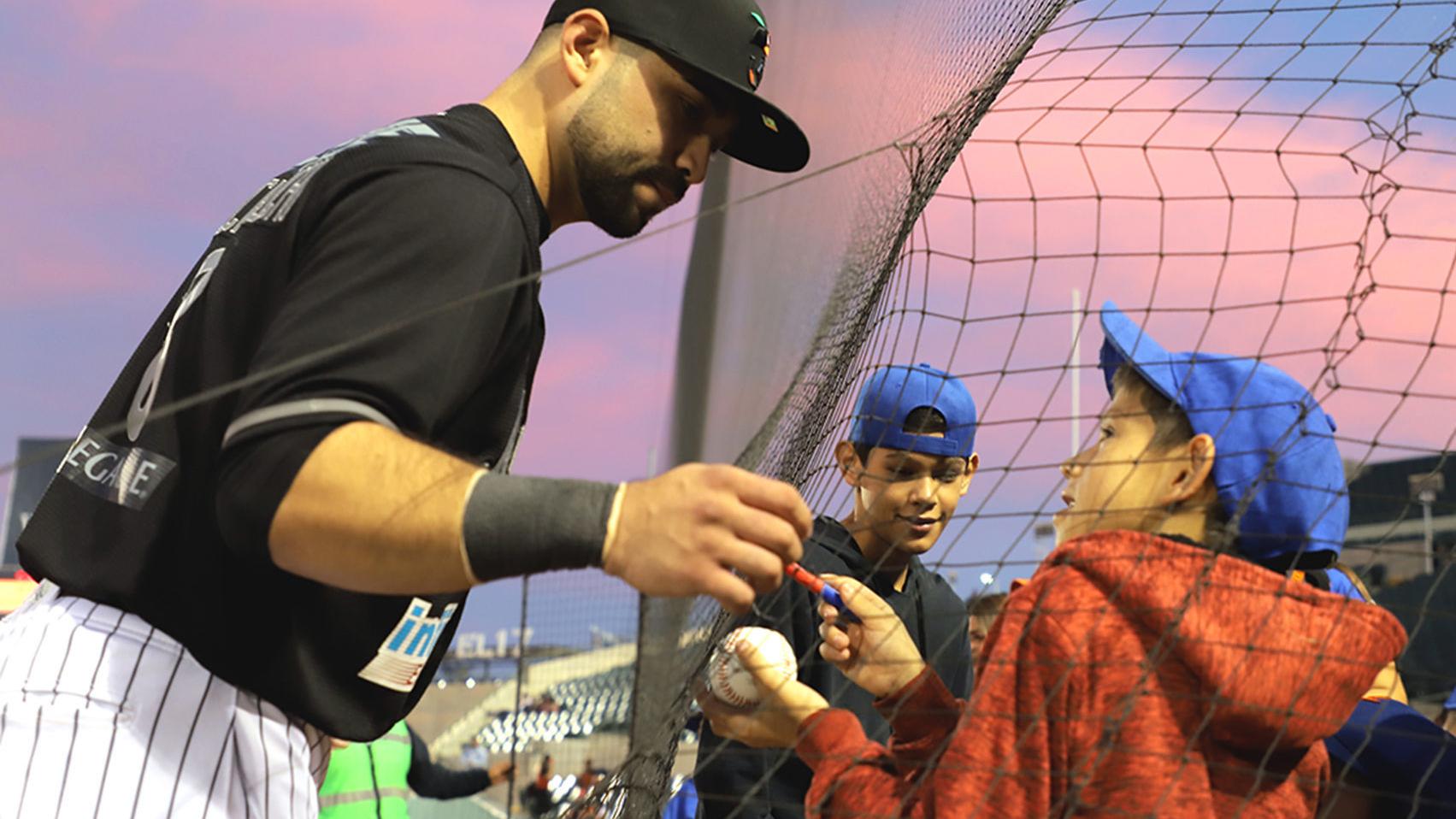 El tucsonense Alex Robles es pieza clave de los Naranjeros